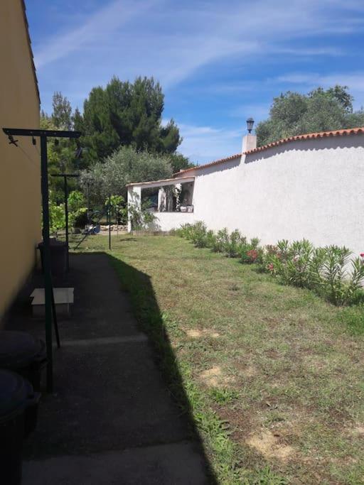 Maison Dans Une Propriete Avec Une Cour Corneilhan Buitenkant foto
