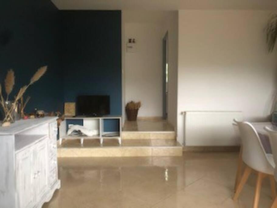 Maison Dans Une Propriete Avec Une Cour Corneilhan Buitenkant foto