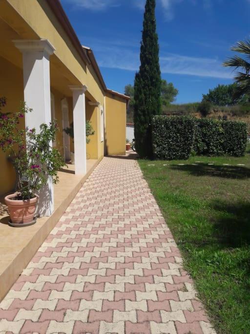 Maison Dans Une Propriete Avec Une Cour Corneilhan Buitenkant foto
