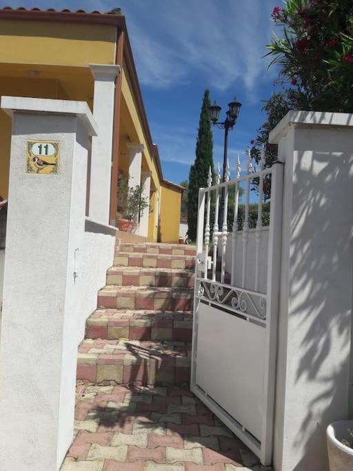 Maison Dans Une Propriete Avec Une Cour Corneilhan Buitenkant foto