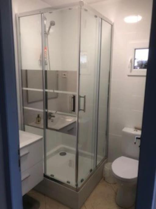 Maison Dans Une Propriete Avec Une Cour Corneilhan Buitenkant foto