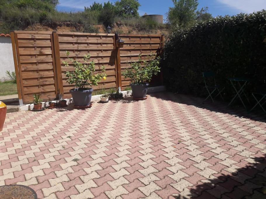 Maison Dans Une Propriete Avec Une Cour Corneilhan Buitenkant foto
