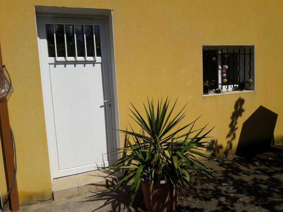 Maison Dans Une Propriete Avec Une Cour Corneilhan Buitenkant foto