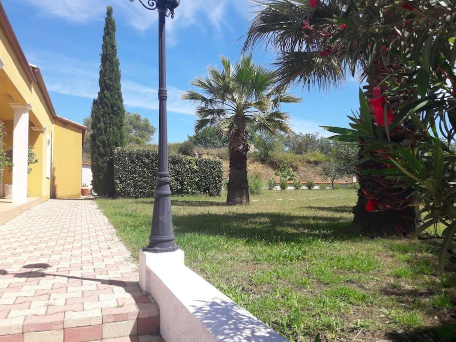 Maison Dans Une Propriete Avec Une Cour Corneilhan Buitenkant foto